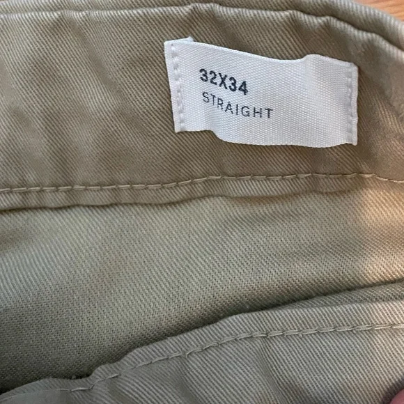 Modern Khakis in Straight Fit with GapFlex - Picture 5 of 6